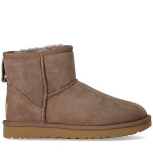 SIZE 6 MINI CARIBOU UGGS